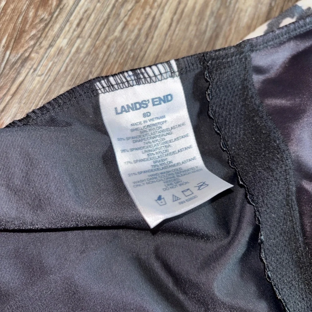 Lands End size 8 D animal print swimsuit